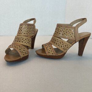 Adrienne Vittadini AV-Penelope Women’s Tan/Brown heels Size 6.5